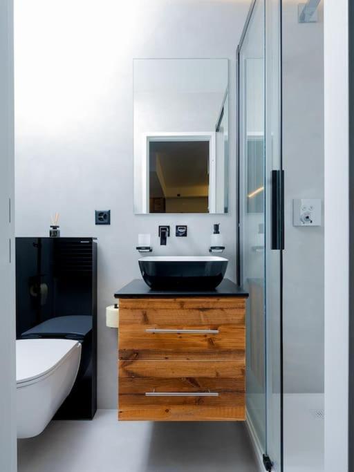 Small But Wow! Studio With Pool @ The Central Lake Crans-Montana Kültér fotó