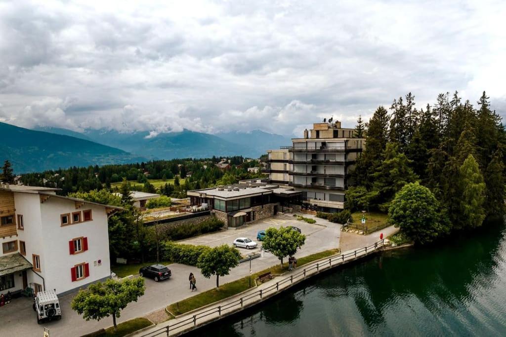 Small But Wow! Studio With Pool @ The Central Lake Crans-Montana Kültér fotó