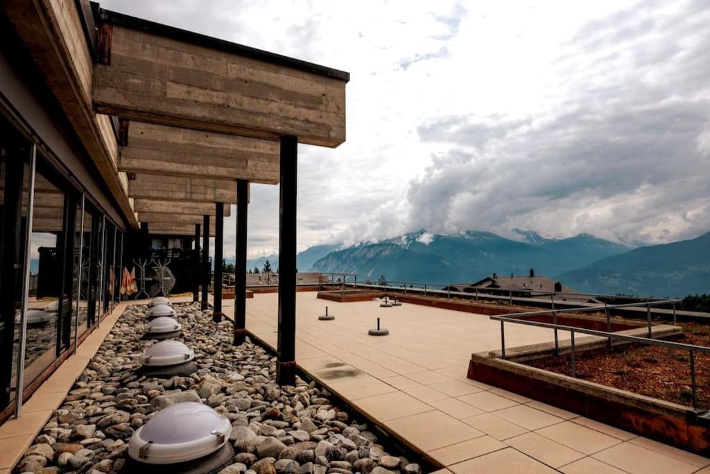 Small But Wow! Studio With Pool @ The Central Lake Crans-Montana Kültér fotó